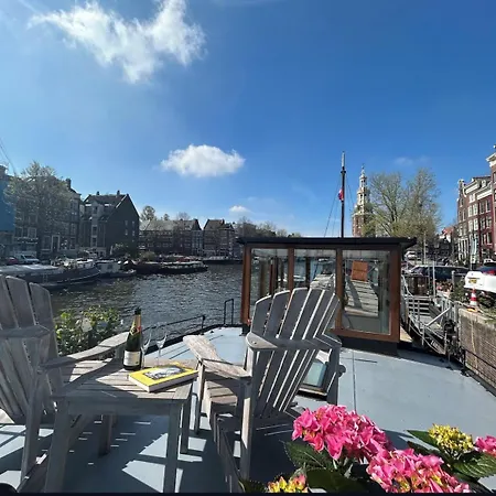 לינה וארוחת בוקר Houseboat Reussi *