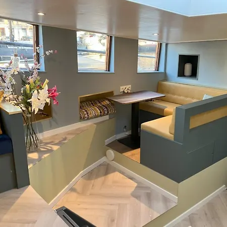 Houseboat Reussi אמסטרדם