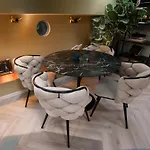 Couette-café Houseboat Reussi