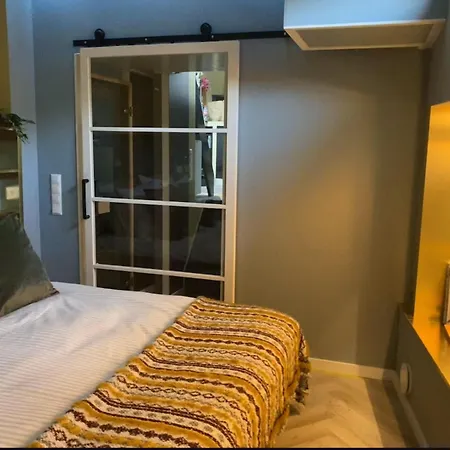 Nocleg ze śniadaniem Houseboat Reussi Amsterdam