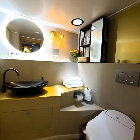 Houseboat Reussi 3* 阿姆斯特丹