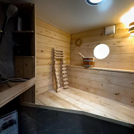 Houseboat Reussi 4* Amsterdam