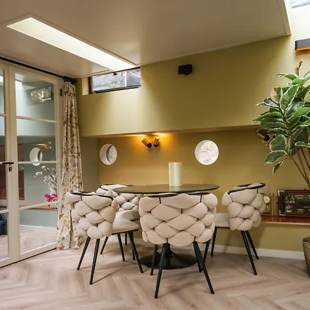 فندق مبيت وإفطار Houseboat Reussi