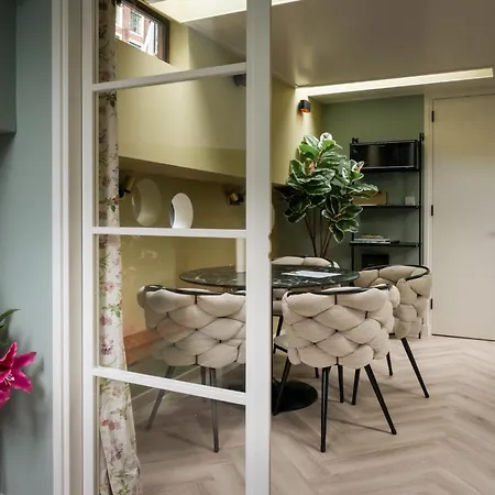 Houseboat Reussi فندق مبيت وإفطار أمستردام