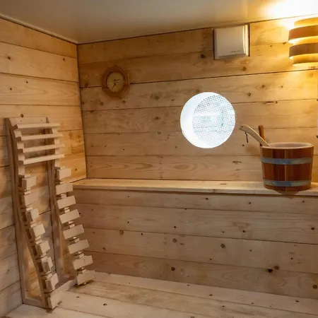 Houseboat Reussi 4*