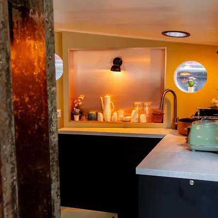 Houseboat Reussi Alojamento de Acomodação e Pequeno-almoço 4*