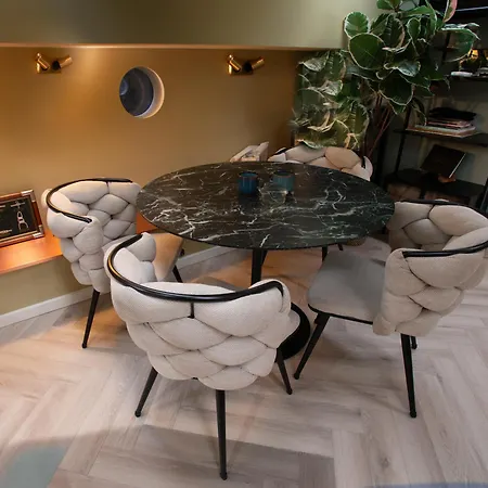 Bed & Breakfast Houseboat Reussi