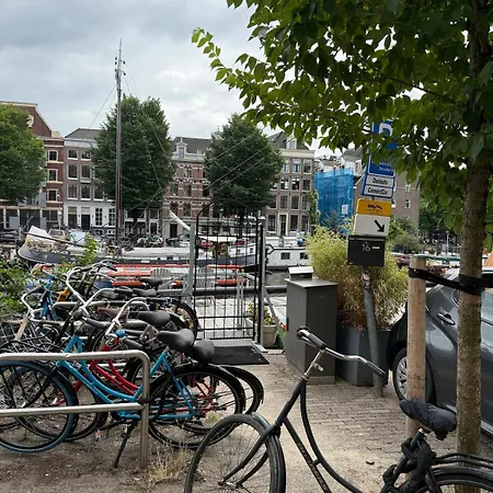 Houseboat Reussi 4*