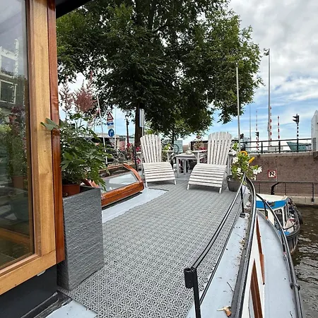 Houseboat Reussi Amsterdam