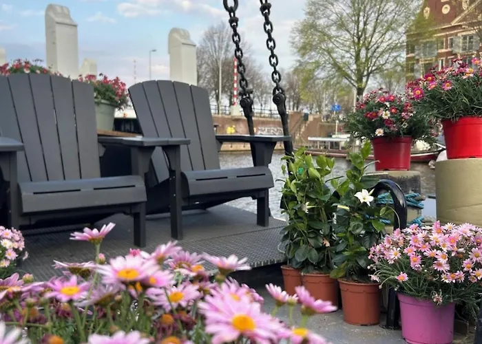 Houseboat Reussi 3* Amsterdam