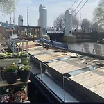 Houseboat Reussi 4*