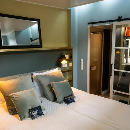 Houseboat Reussi Panzió 3*